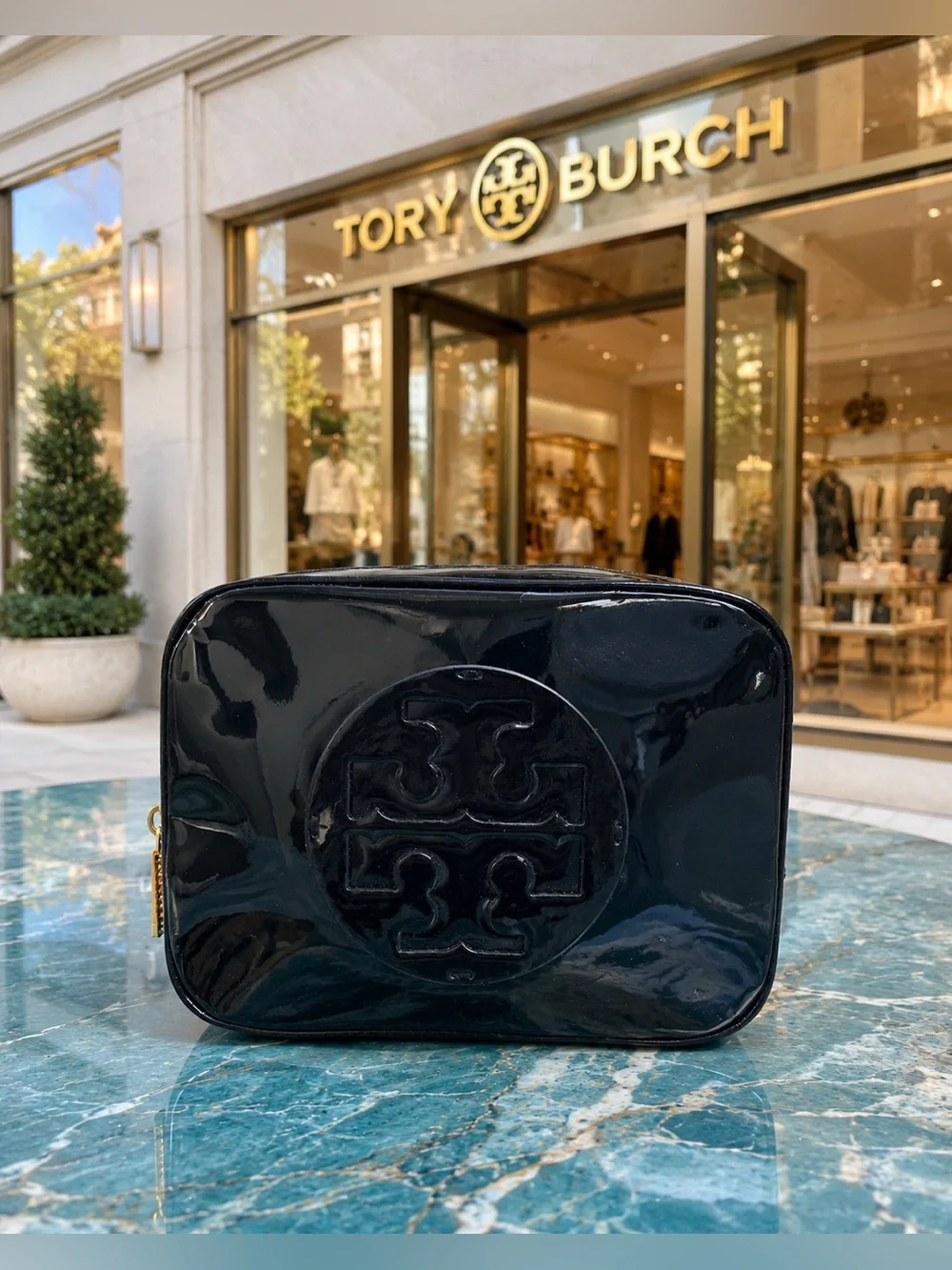 Tory Burch Black Patent Logo Cosmetic Case GUC